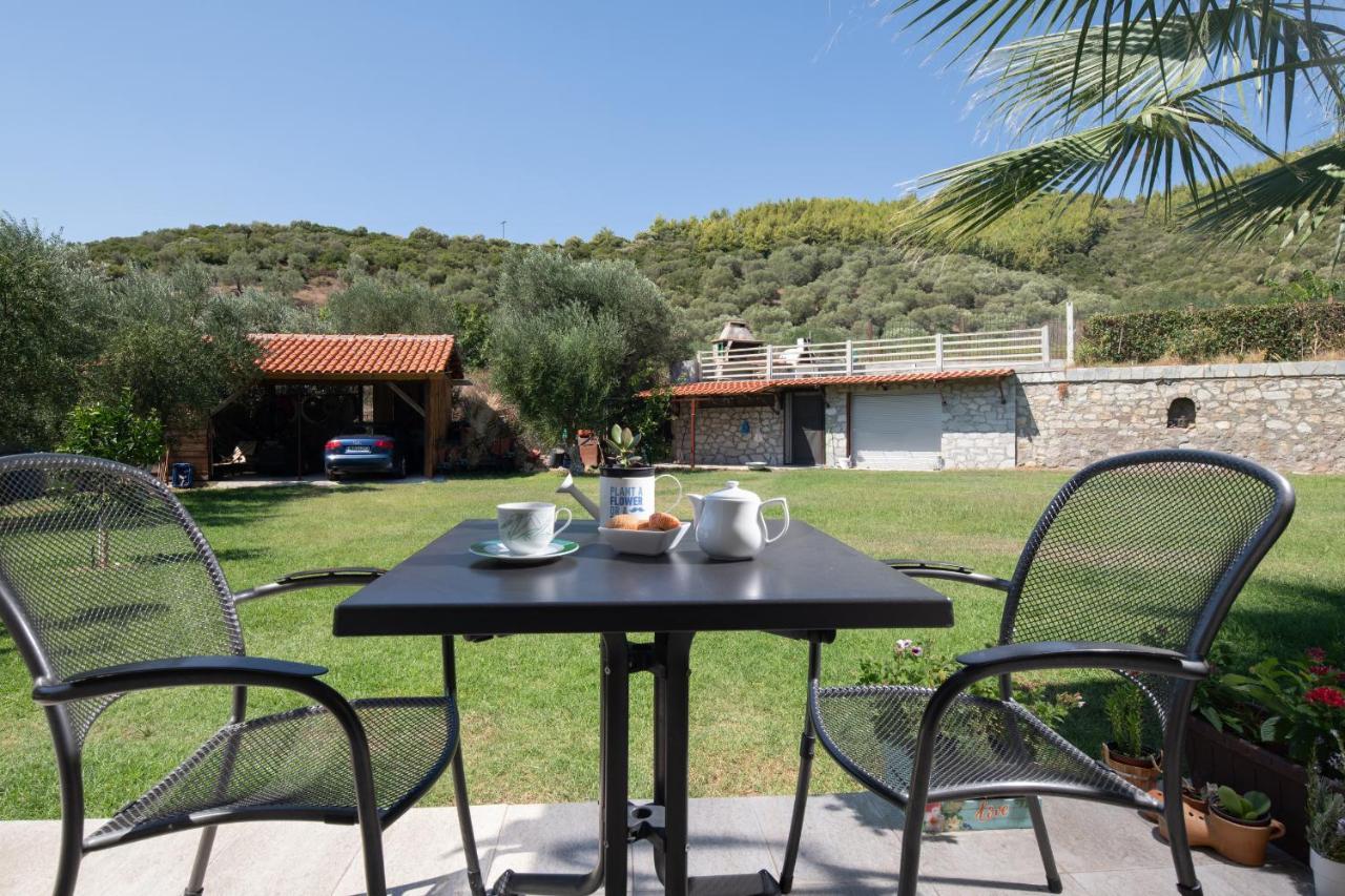 Hotel Niriides Porto Koufo Esterno foto